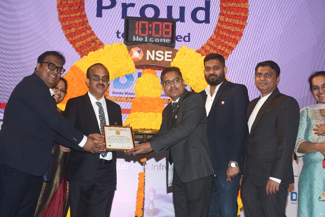 Felicitating Golden book award to Denta Management in fastest subscribed category